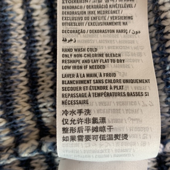 Hollister S ladies blue and white cardigan. Button up. Pockets. Vintage look - Picture 9 of 9